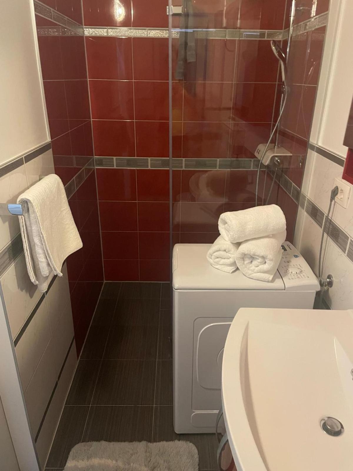 Gana Apartment *